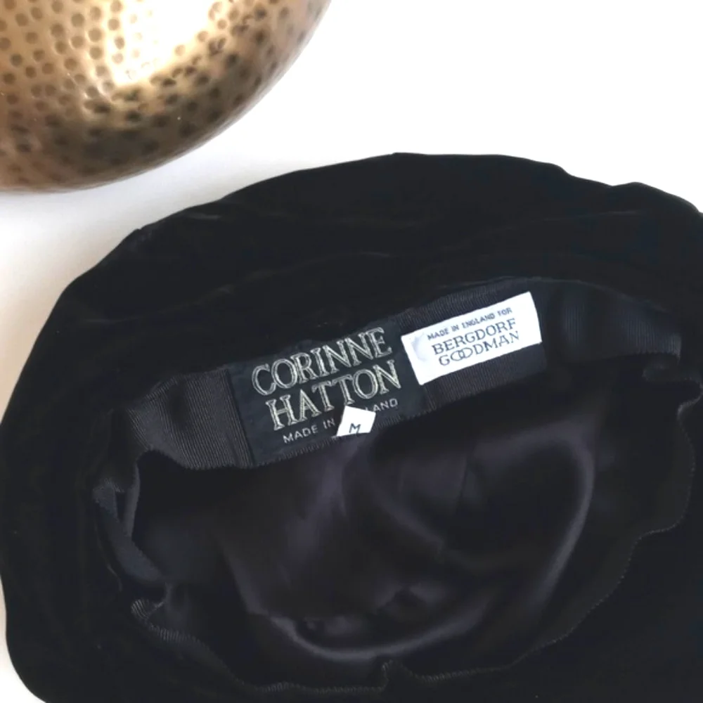 Bergdorf Goodman Vintage Black Velvet Baker Boy Cap By Corinne Hatton Size M